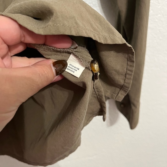 Women’s Orvis 100% Silk Button Up Blouse Size Medium Brown Mushroom - Picture 5 of 7